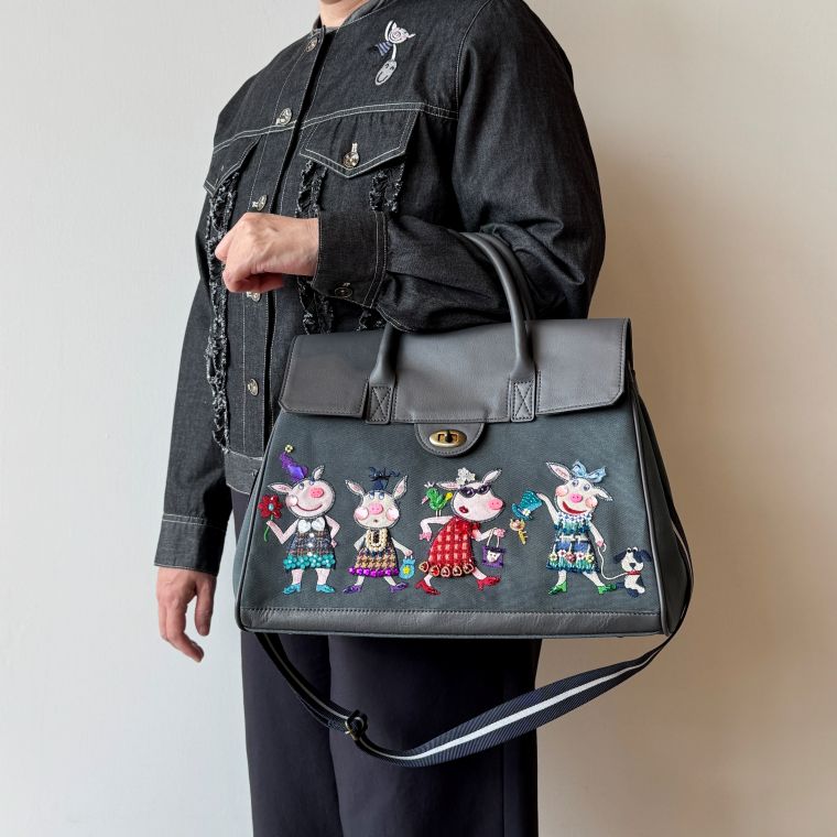 アルベロベロ ぶたさん刺繍＆ビーズ刺繍入り 2WAYバッグ（グレー）